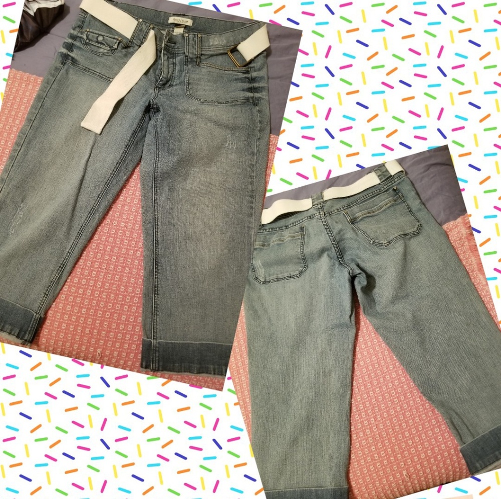 White/black stretch capri jeans